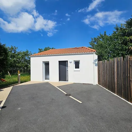 Le Petit Ecureuil Jardin Terrasse Les Herbiers