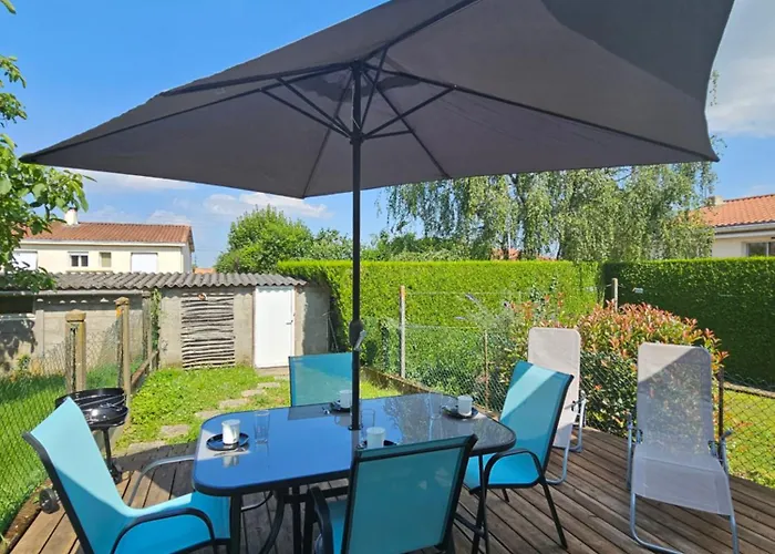 بيت للعطل Le Petit Ecureuil Jardin Terrasse *