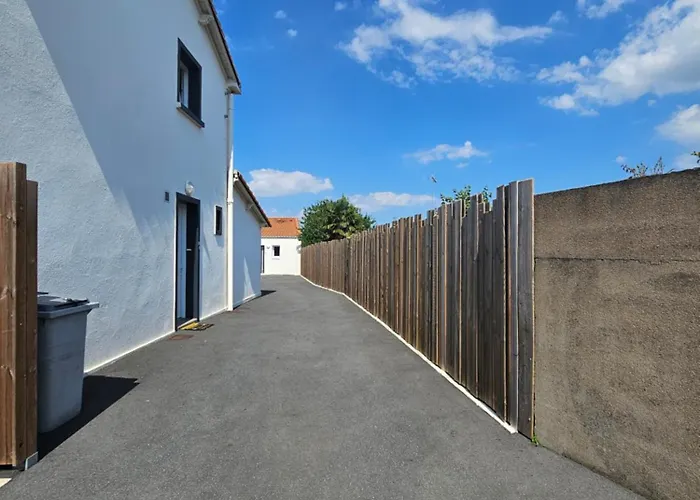 بيت للعطل Le Petit Ecureuil Jardin Terrasse