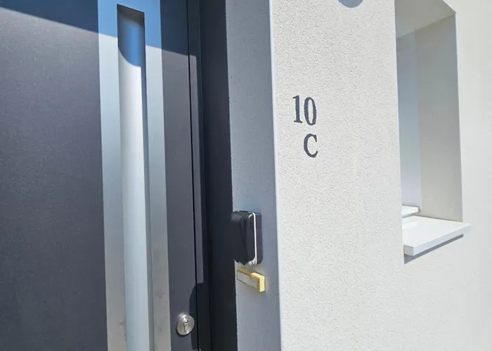 Le Petit Ecureuil Jardin Terrasse بيت للعطل ليزيربييه