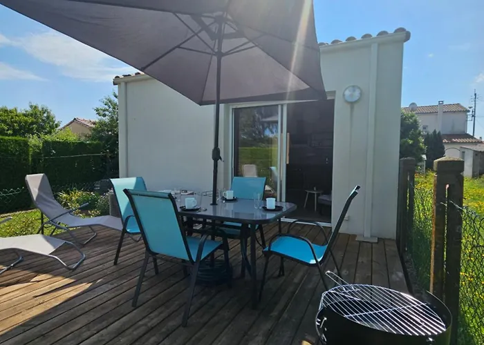 بيت للعطل Le Petit Ecureuil Jardin Terrasse ليزيربييه