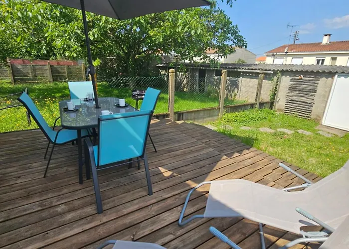 بيت للعطل Le Petit Ecureuil Jardin Terrasse ليزيربييه