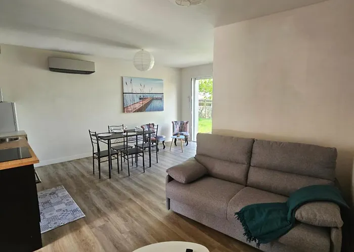 بيت للعطل Le Petit Ecureuil Jardin Terrasse *