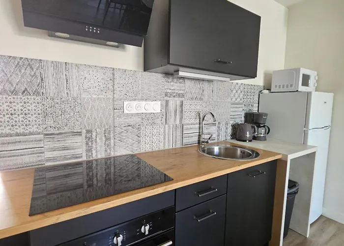 Le Petit Ecureuil Jardin Terrasse ليزيربييه